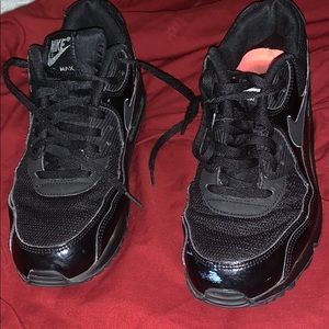 Black Nike Air max